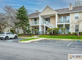 69 Amberly Ct #165, Franklin Park, NJ 08823