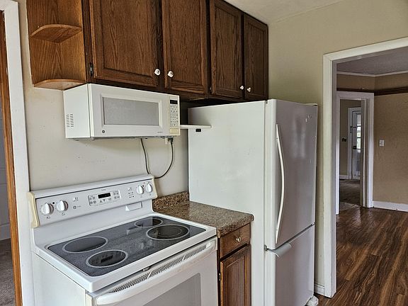 4th image of 1415 Jewett Ave