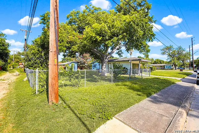 271 Wayside Dr — Photo 12