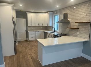 19 Prescott St, Reading, MA 01867