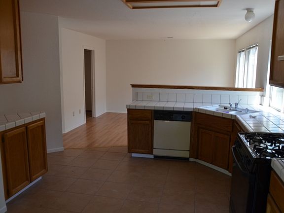 4th image of 9062 Concerto Ct