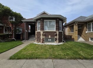 8212 S Clyde Ave, Chicago, IL 60617