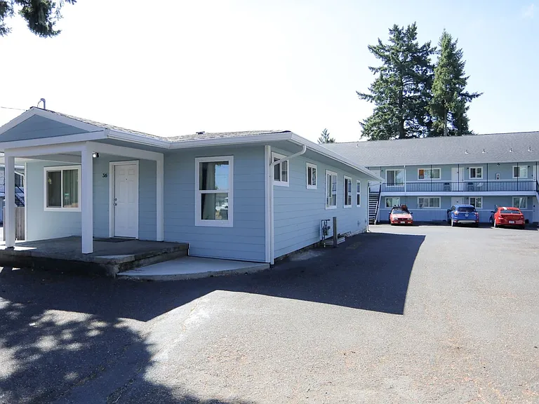 Fairway Apartments — Photo 13