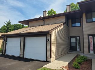 4659 S Woodland Dr #4659, Greenfield, WI 53220