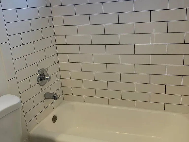 570 N Los Robles Ave — Photo 54