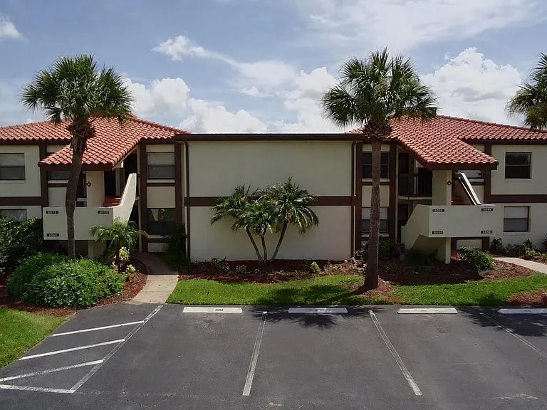 6062 Willowpointe Cir #203 — Photo 18