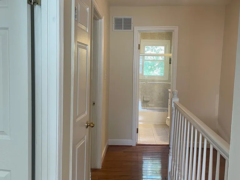 5102 Glassmanor Dr — Photo 16