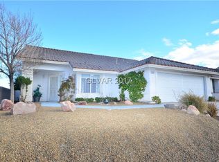 992 Hunters Run Dr, Henderson, NV 89002