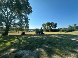 248 1st St, Gainesville, TX 76240