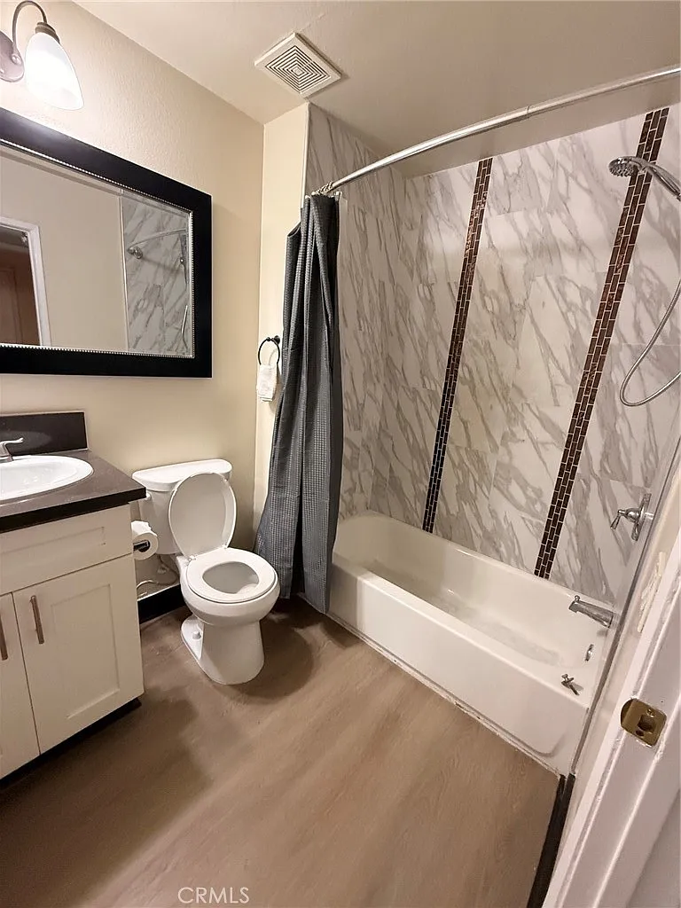 1 bed, 827 sqft, $2,580 — Photo 2