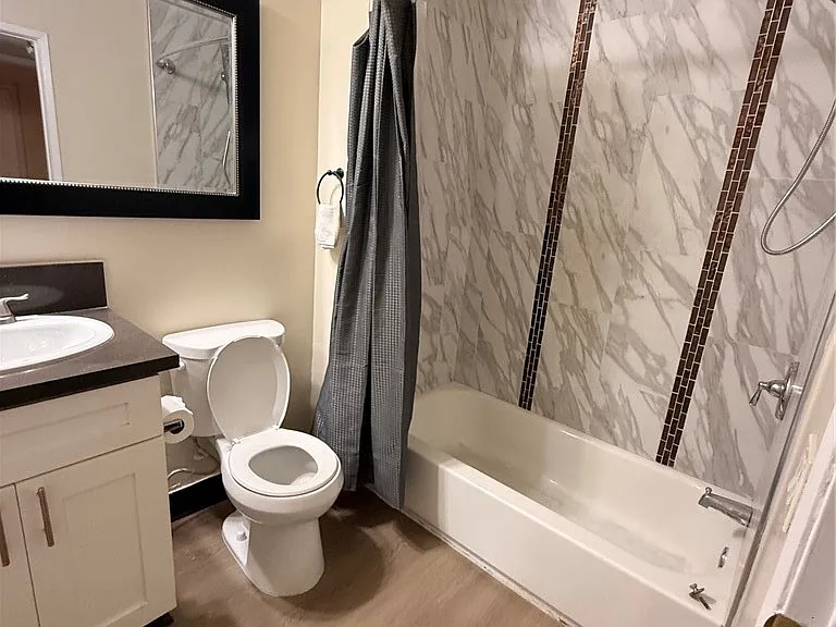 300 S Prospectors Rd — Photo 2