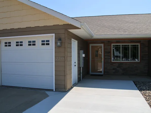 2210 S Mary Beth Ave, Sioux Falls, SD 57106
