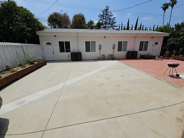 S La Peer Dr — Photo 13