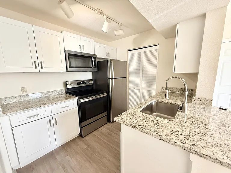 1031 S Hiawassee Rd #2523-1 — Photo 4