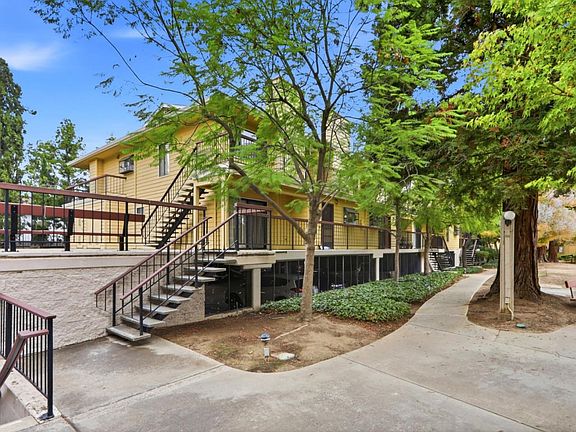 3rd image of 431 Northlake Dr APT 56