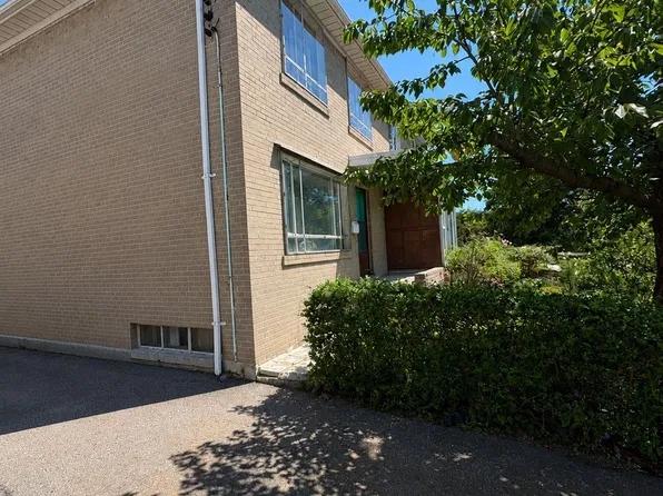 139 Vauxhall Dr, Toronto, ON M1P 1R5