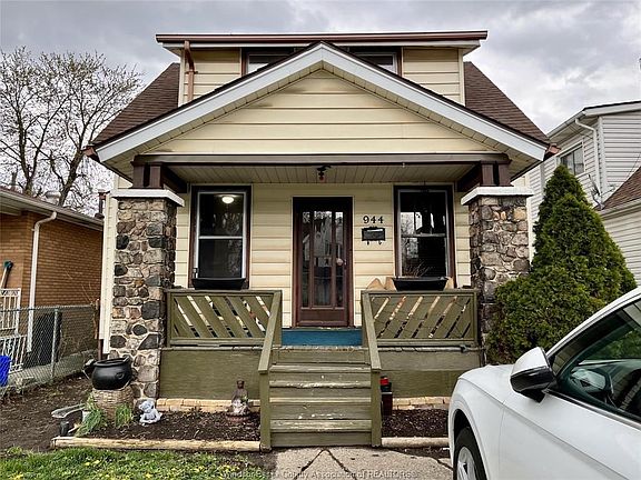 2nd image of 944 McKay Ave