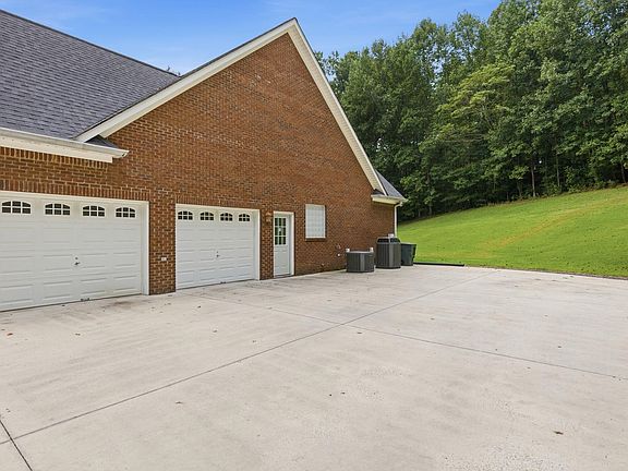 3rd image of 441 Lick Creek Rd