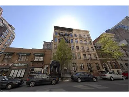 Rented by Douglas Elliman | media 17