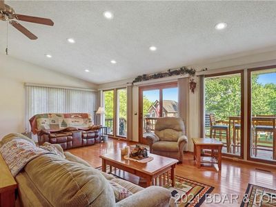 327 Sunny Slope Cir, Camdenton, MO, 65020
