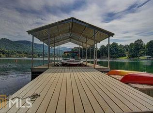 565 Beech Cove Dr, Hiawassee, GA 30546