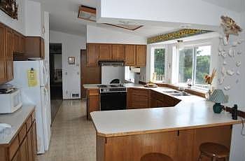 4th image of 576 Kahkwo Ct SE