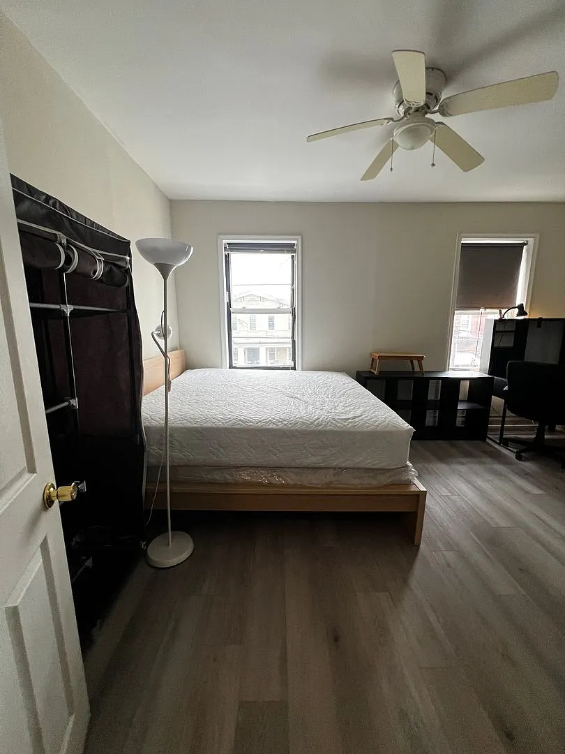 425 N Preston St — Photo 1