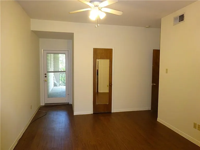 3200 Duval St #204 — Photo 14