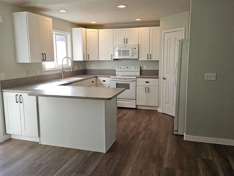 3328 S Malad Dr — Photo 5