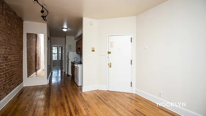 Rented by Nooklyn NYC LLC | media 6