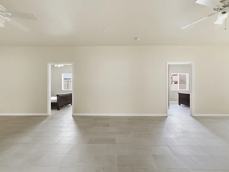 516 W Brown St — Photo 15