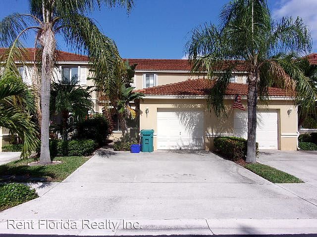 1st image of 1724 Arezzo Cir
