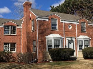 6930 N Knox Ave, Lincolnwood, IL
