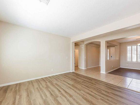 4th image of 4409 W Siesta Way #950-71B