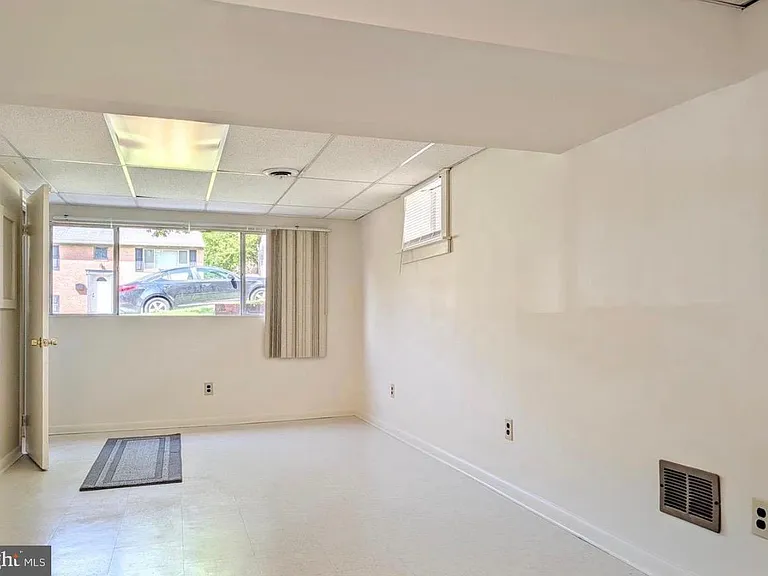 5725 Nevada St — Photo 20
