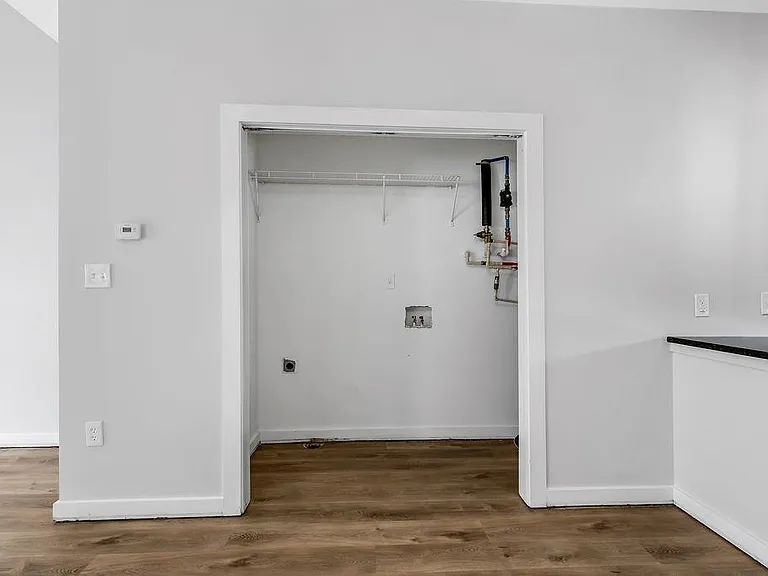 110 Moreland Ave SE #F — Photo 14