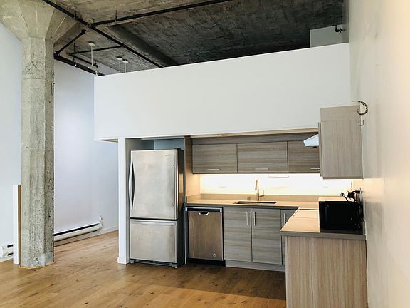 2nd image of 601 4th St Unit 202