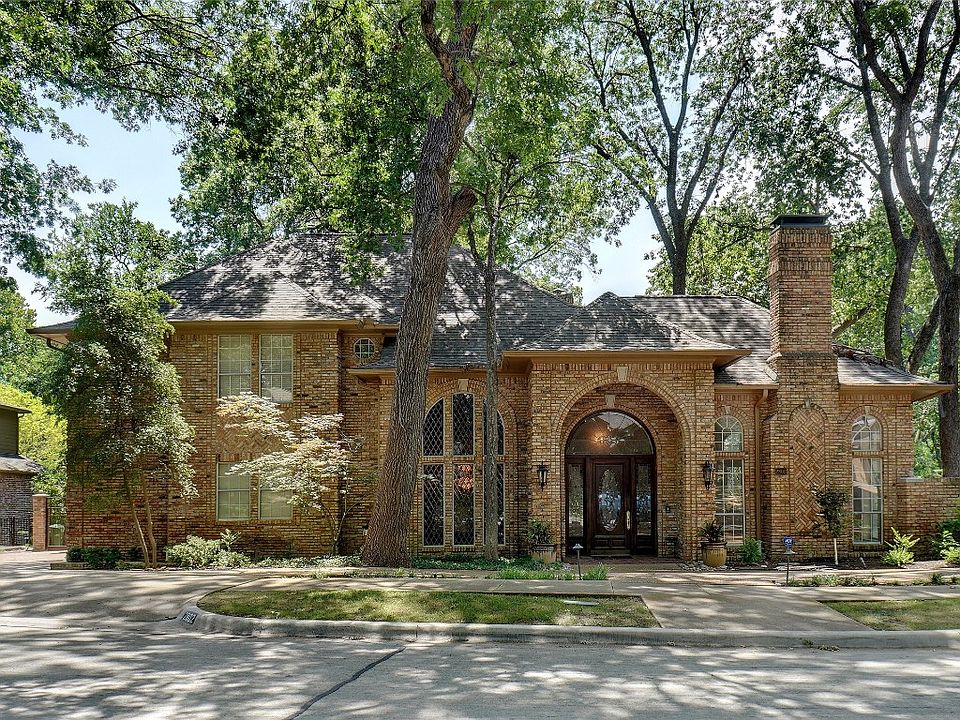 1st image of 2802 Woods Ln