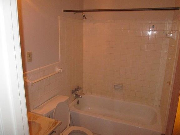 5th image of 2244 Ashland Dr