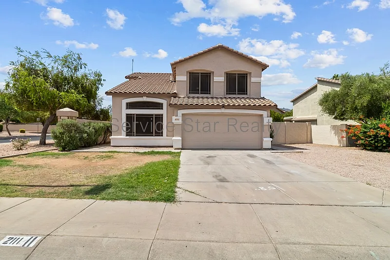 4 bed, 2.5 bath, 2413 sqft, $2,595 — Photo 1