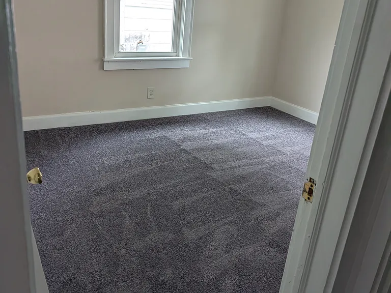 1329 George Washington Hwy N — Photo 2