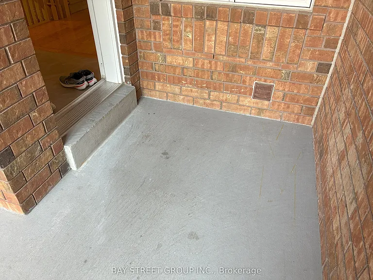 85 Kimono Cres — Photo 5