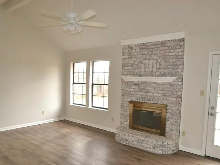 10087 Hyman Dr — Photo 8