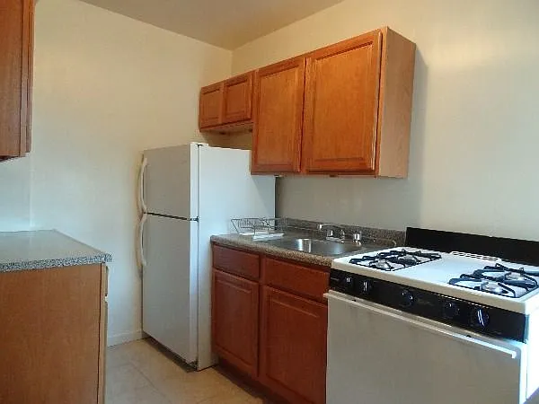1412 Brooklyn Ave #1G — Photo 3