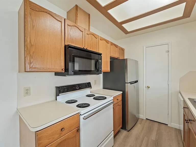 500 Gregory Ct — Photo 8