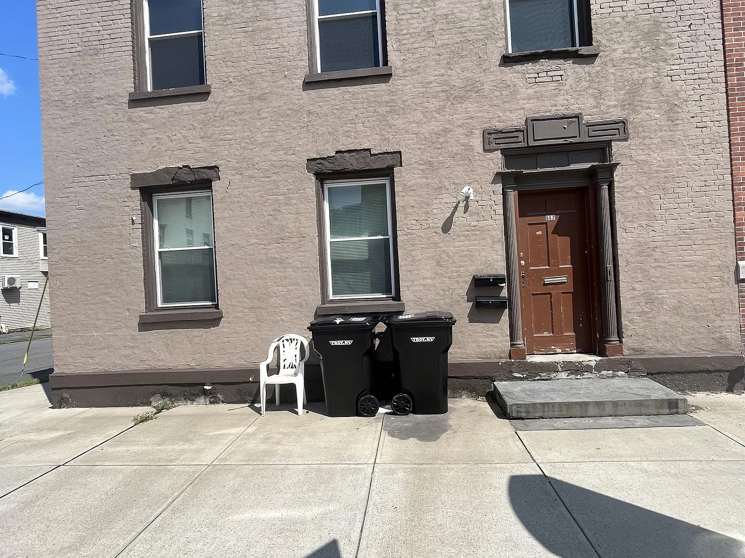 662 Second Avenue - 4 — Photo 1