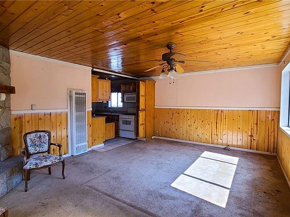 4th image of 953 Spruce Ln