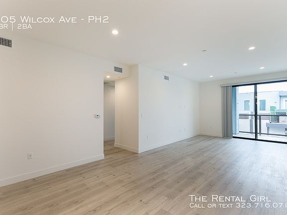2nd image of 905 Wilcox Ave Penthouse 2