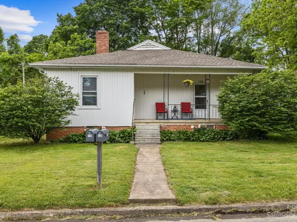 128 Edwards Ave, Swannanoa, NC 28778