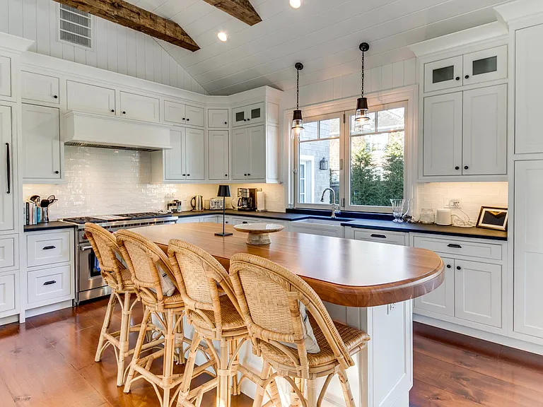 189 Lumber Ln — Photo 8